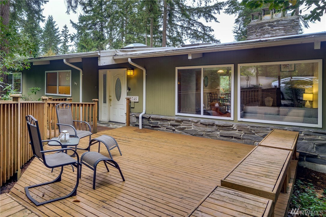 Property Photo:  19745 10th Ave NE  WA 98155 