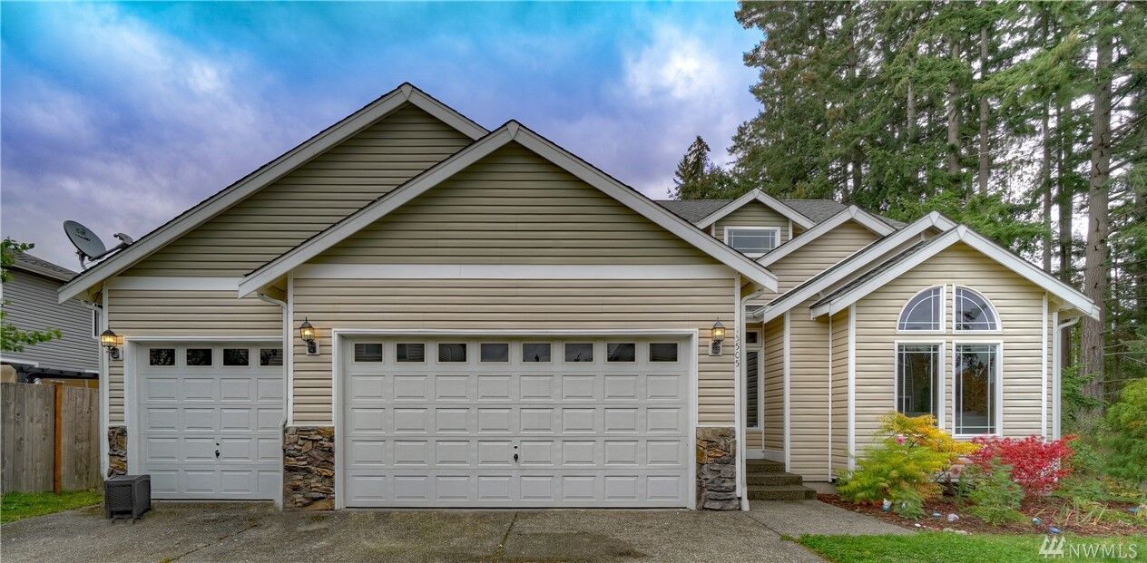 Property Photo: 15505 67th Av Ct E WA 98375