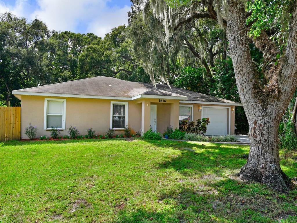 Property Photo:  1616 3rd Avenue E  FL 34208 