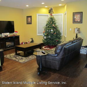 Property Photo:  246 Melvin Avenue  NY 10314 