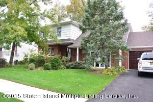 Property Photo:  124 Fabian Street  NY 10312 