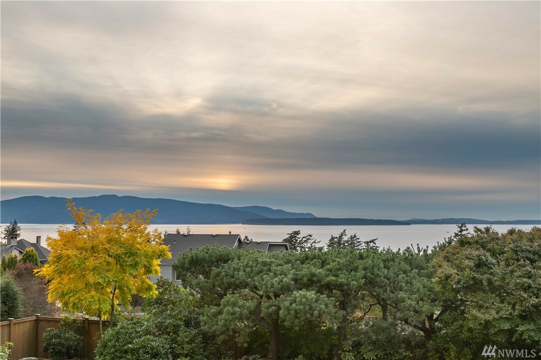 Property Photo: 620 Fieldston Rd WA 98225