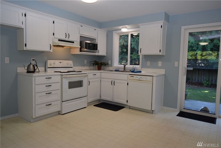 Property Photo: 3014 Sauk Dr WA 98282