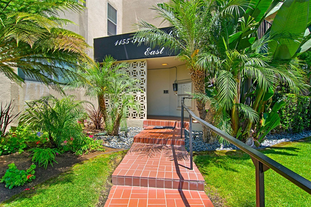 Property Photo: 1155 Star Park Circle #1F CA 92118
