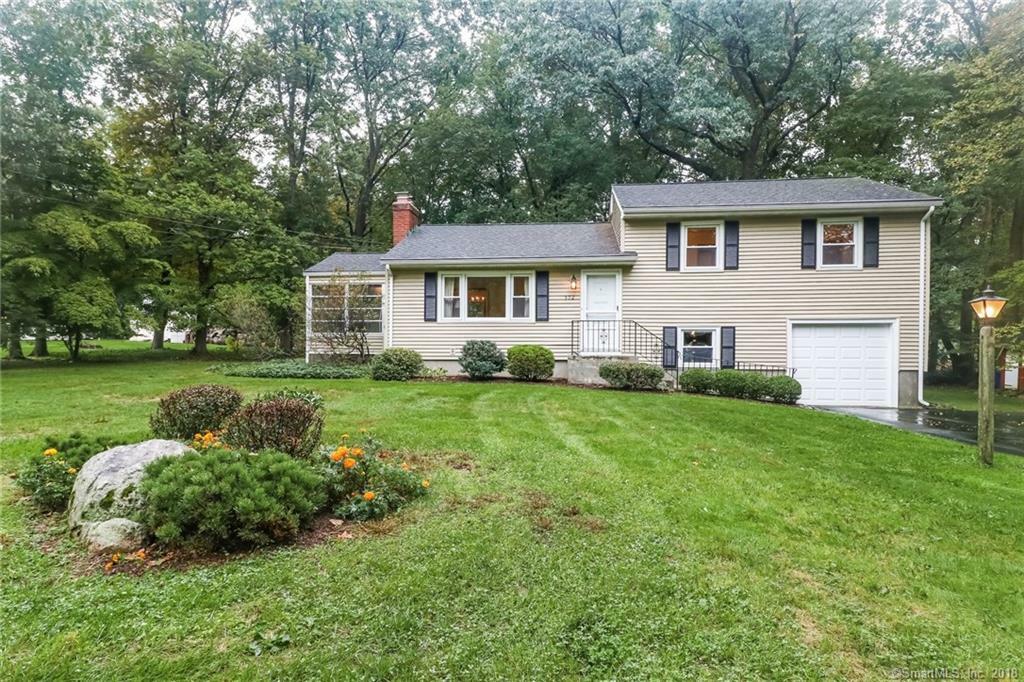 Property Photo:  572 Summit Drive  CT 06477 