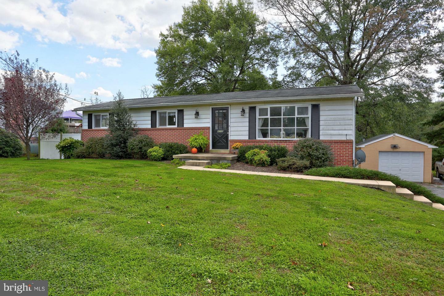 Property Photo: 4112 Holly Drive PA 17512