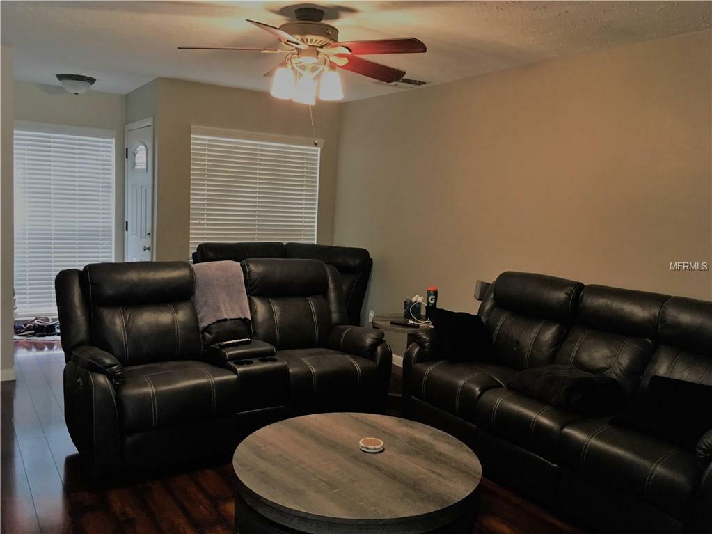 Property Photo:  9470 Forest Hills Circle  FL 33612 