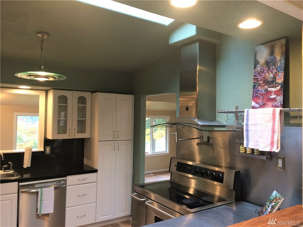 Property Photo: 24515 Madura Dr NE WA 98346