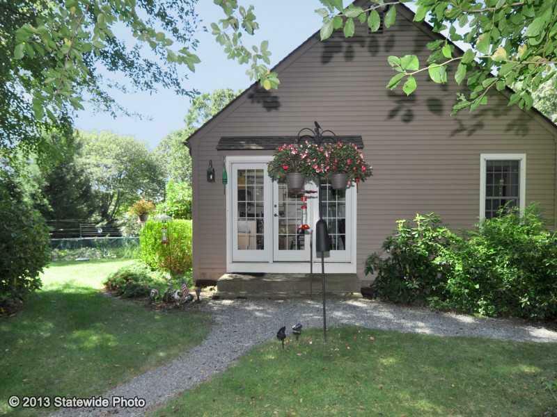 Property Photo:  1191 North Main Rd  RI 02835 