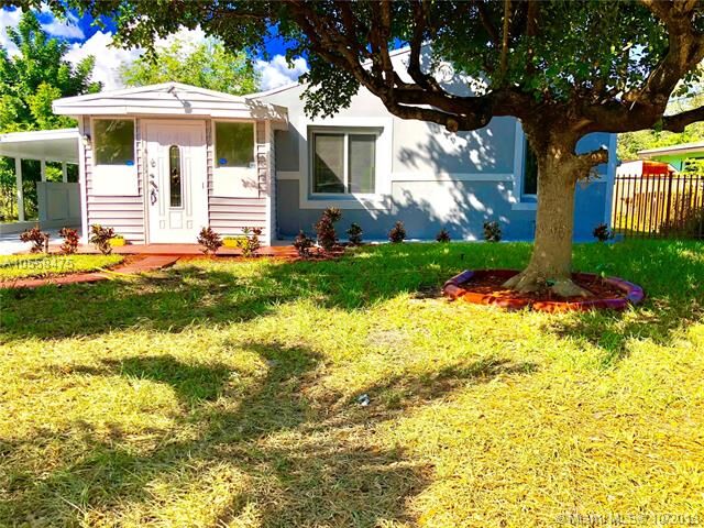 Property Photo: 165 NE 165th St FL 33162
