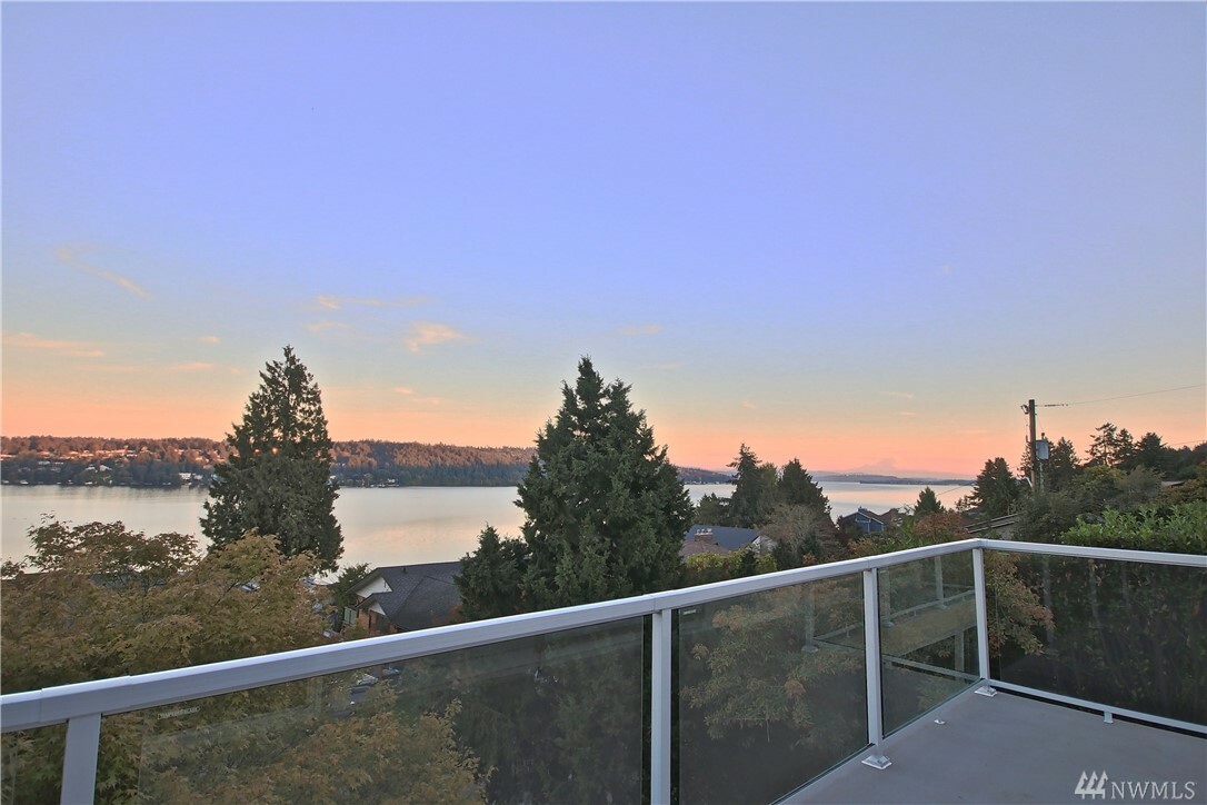 Property Photo:  3902 NE 157th Place  WA 98155 