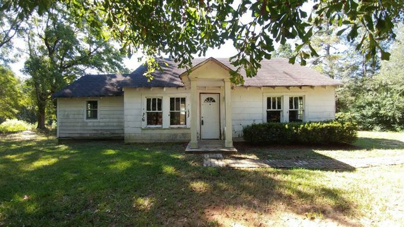 Property Photo: 2249 W Hightower Trail 30012