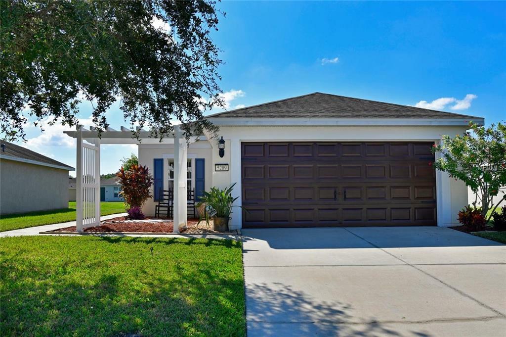Property Photo:  5209 98th Avenue E  FL 34219 