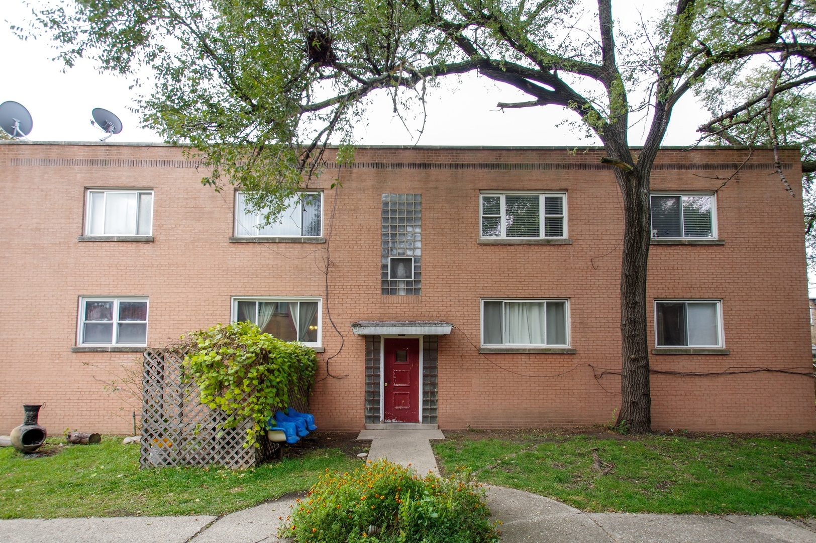 Property Photo:  2444 West Berwyn Avenue 1N  IL 60625 