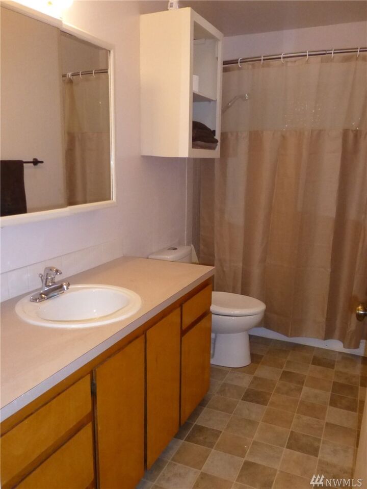 Property Photo:  2722 Woburn St  WA 98226 