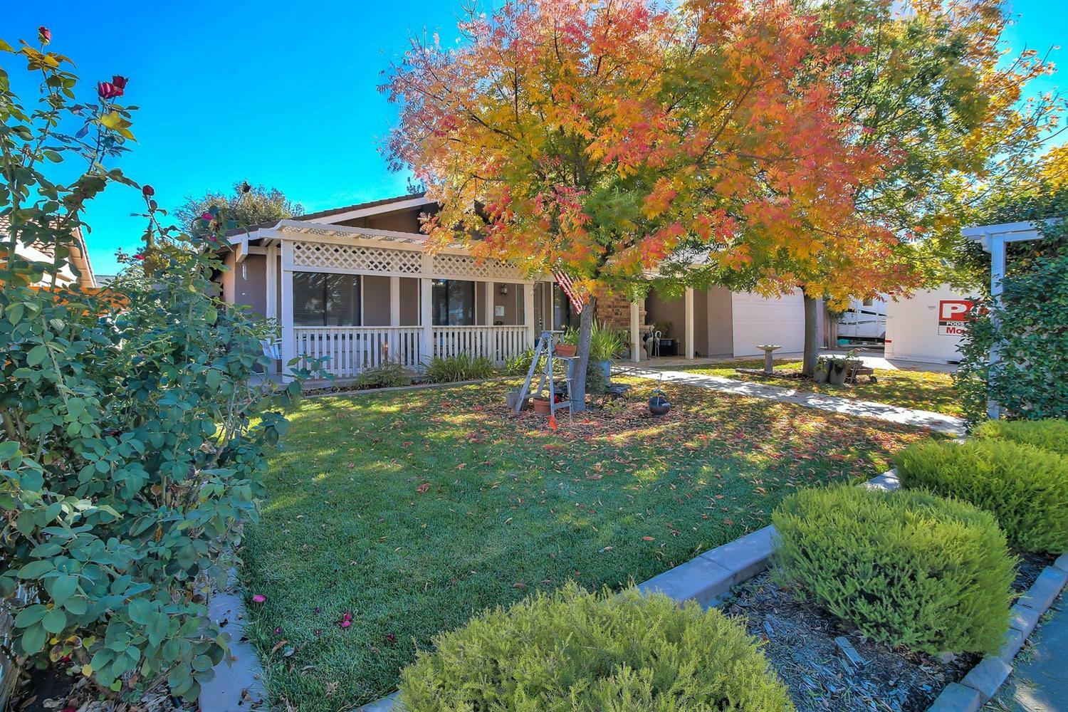 Property Photo:  9929 Meadow Oak Circle  CA 95624 