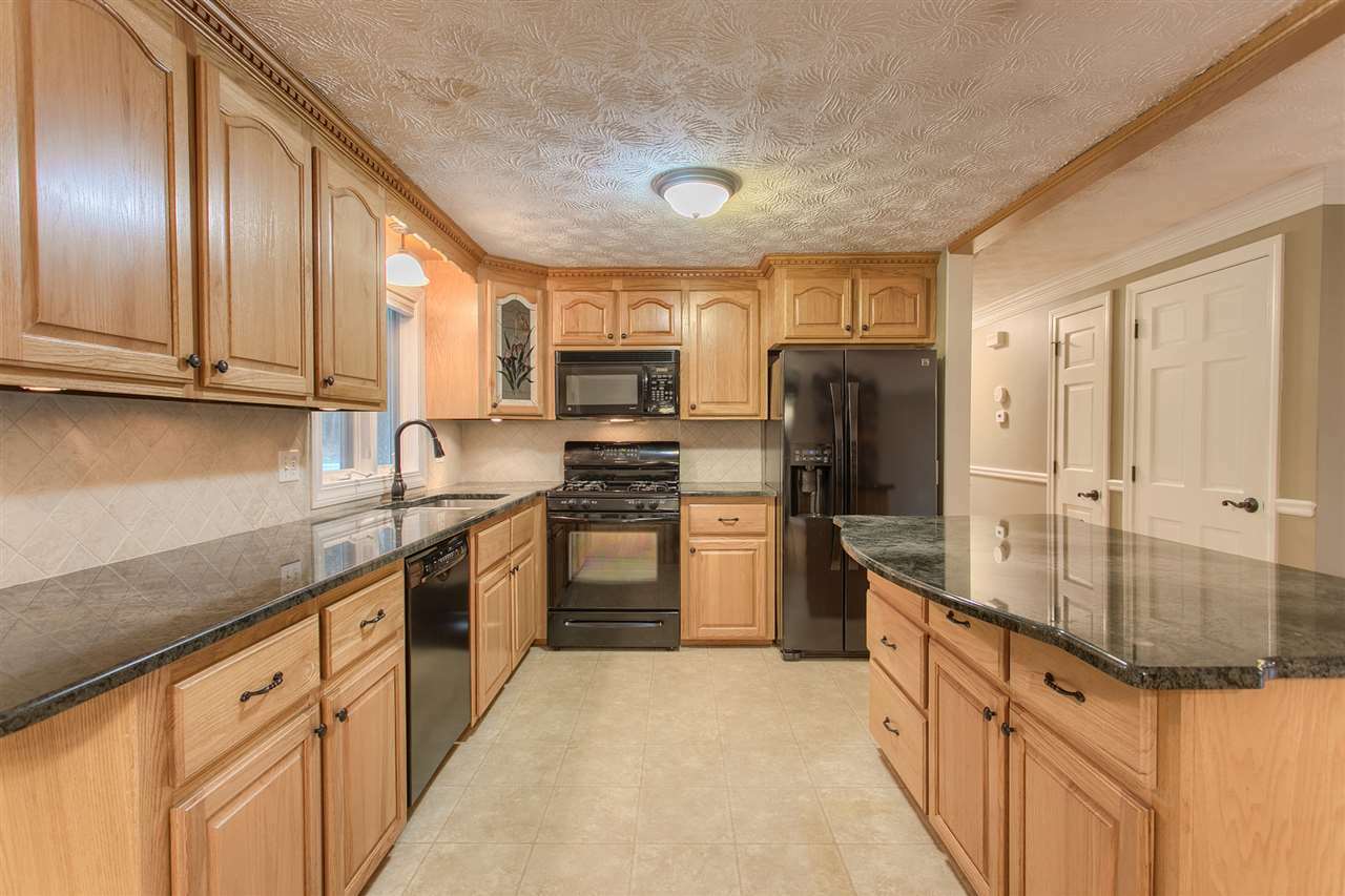 Property Photo: 14 Sagamore Road NH 03062