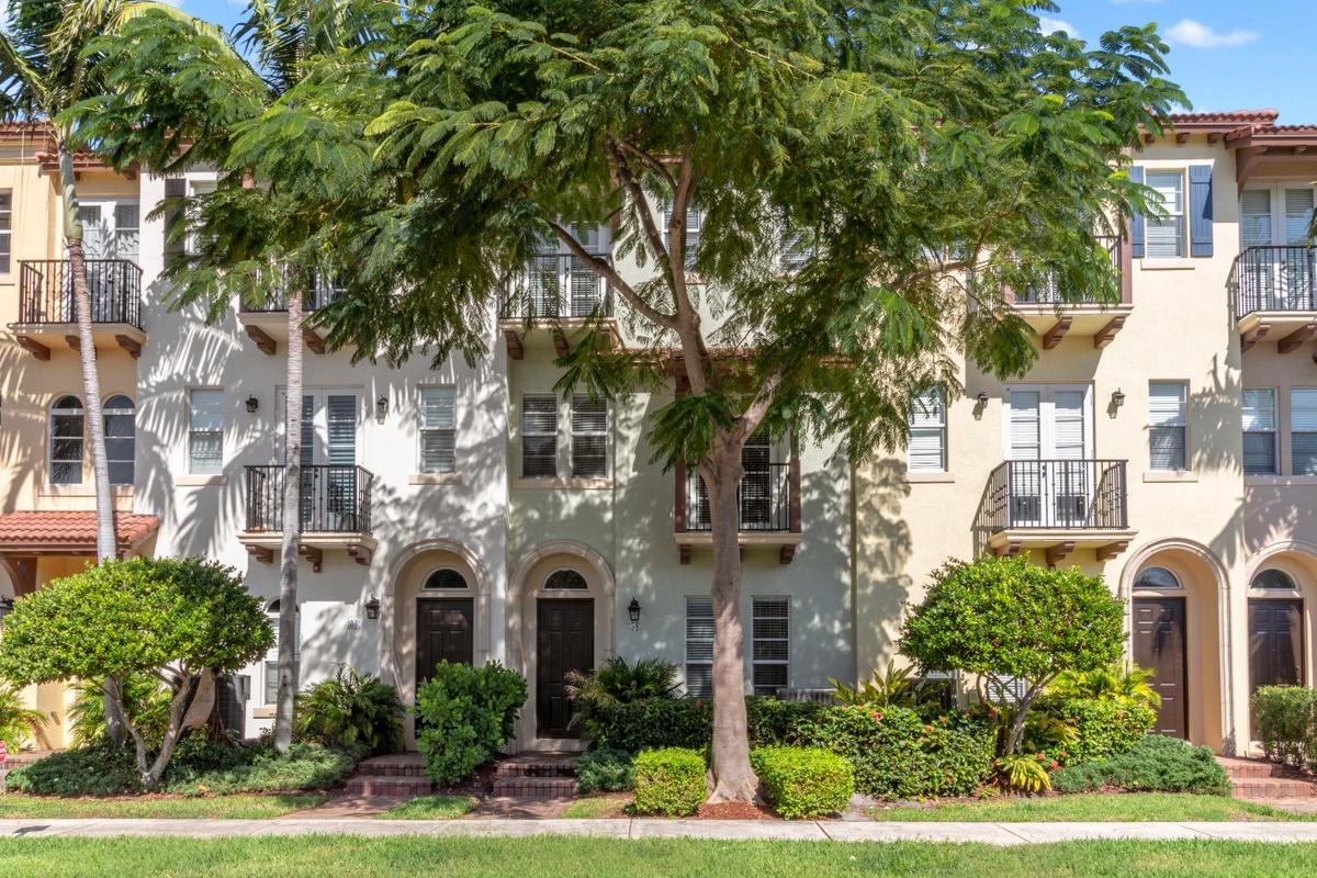 Property Photo:  58 Via Floresta Drive  FL 33487 