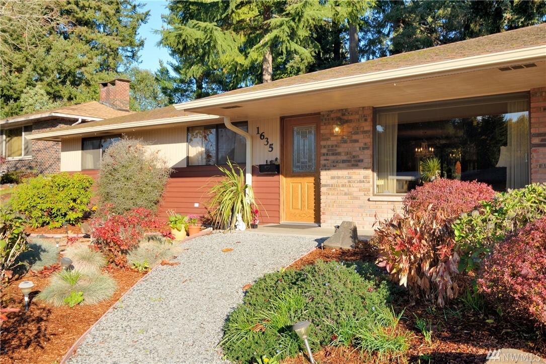 Property Photo:  1635 S Woodlawn St  WA 98465 