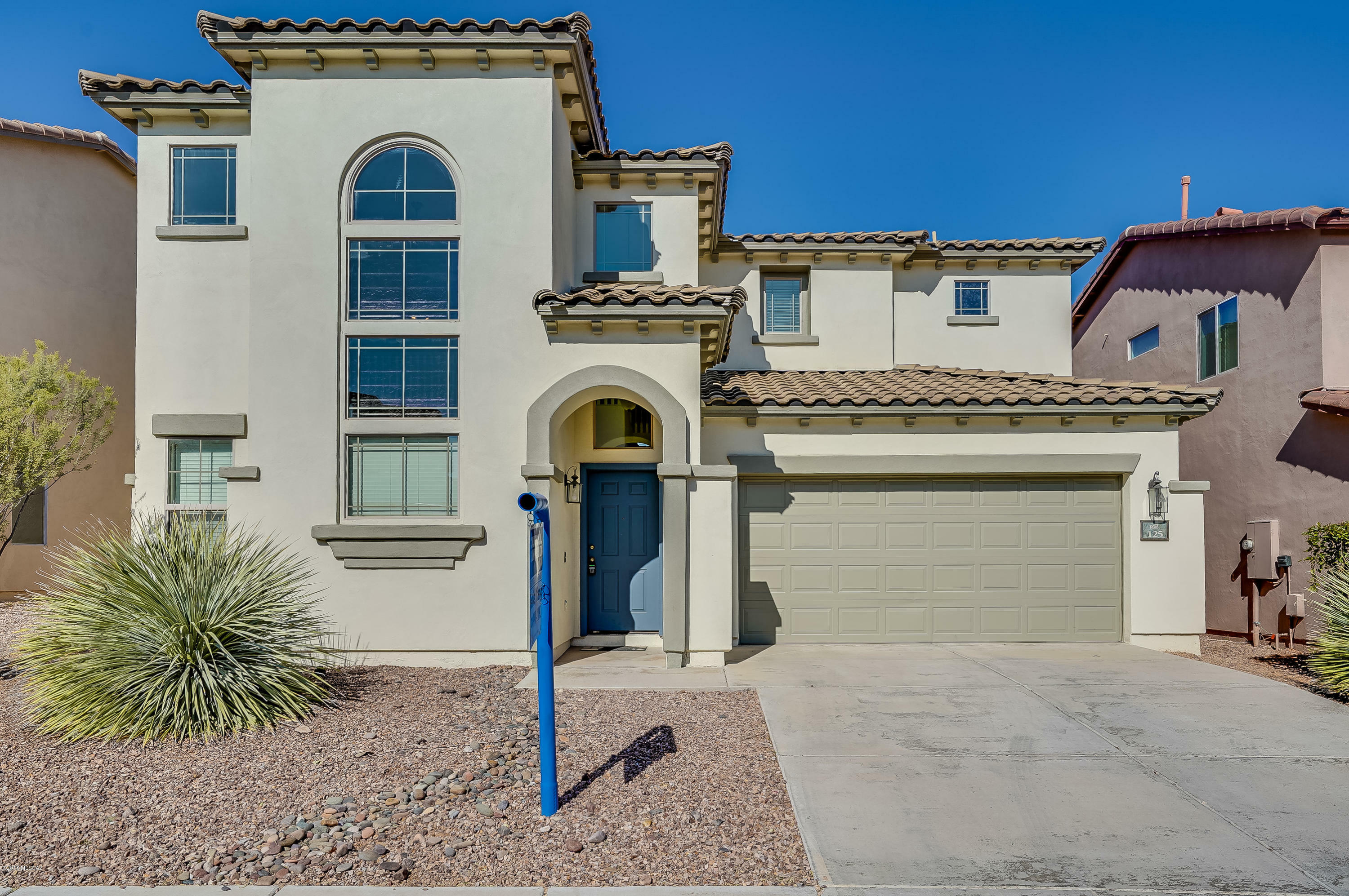 Property Photo:  125 E Calle Del Rondador  AZ 85629 