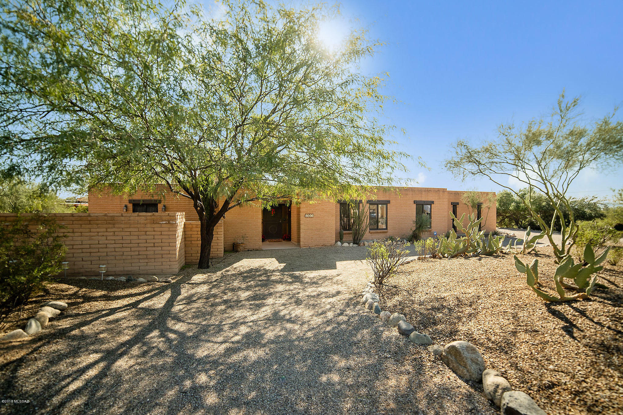 Property Photo:  1621 W San Lucas Drive  AZ 85704 