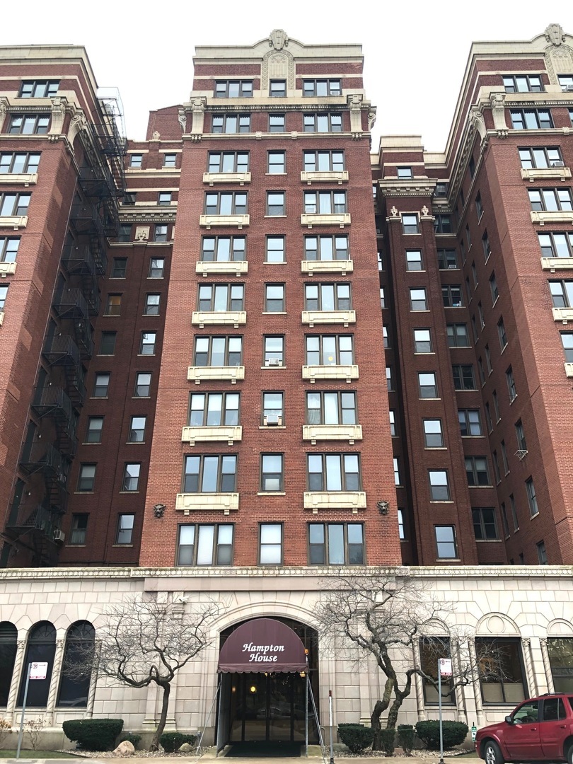 5300 South Shore Drive 36  Chicago IL 60615 photo