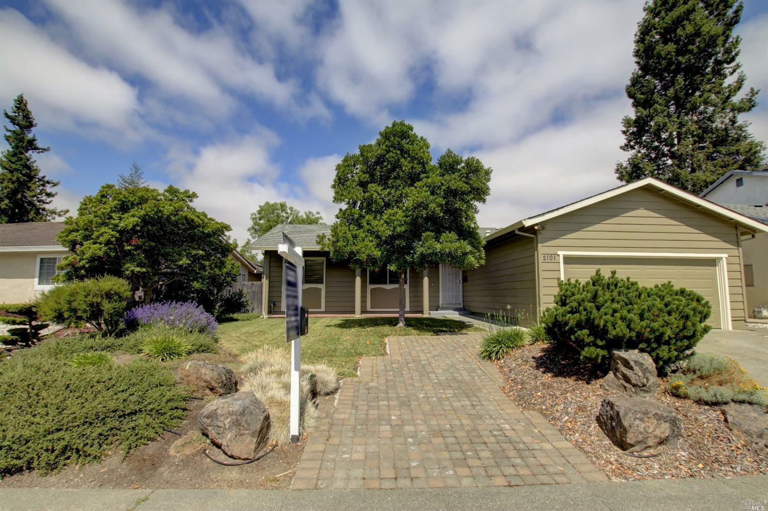 Property Photo:  2101 Gilrix Street  CA 94954 