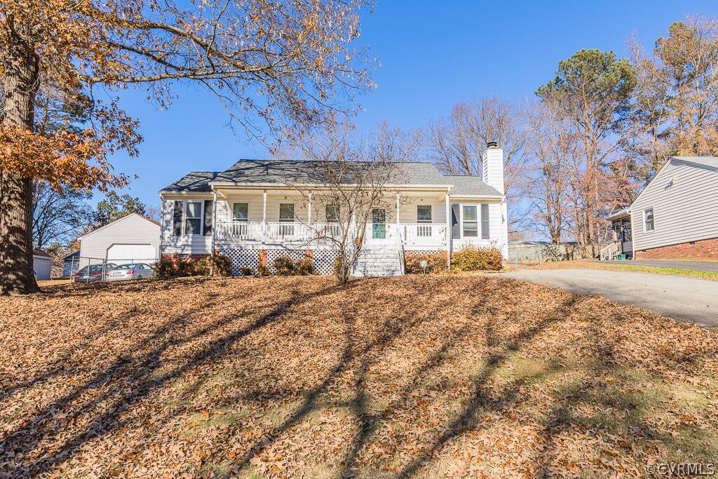 Property Photo: 905 Hartford Lane VA 23236