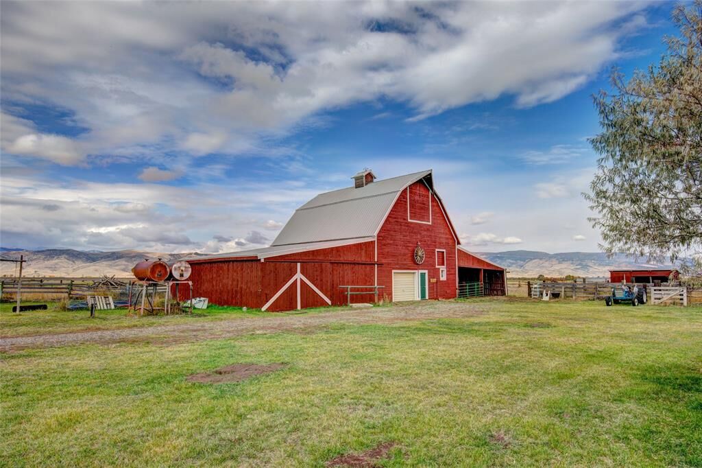 Property Photo:  2173 E River Road  MT 59047 