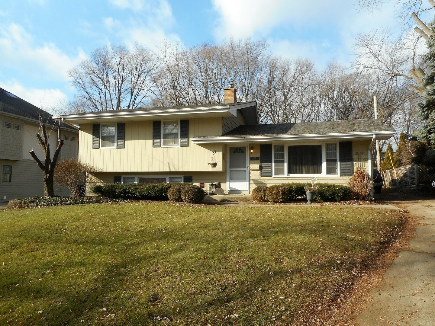 Property Photo: 1457 North Eagle Street IL 60563