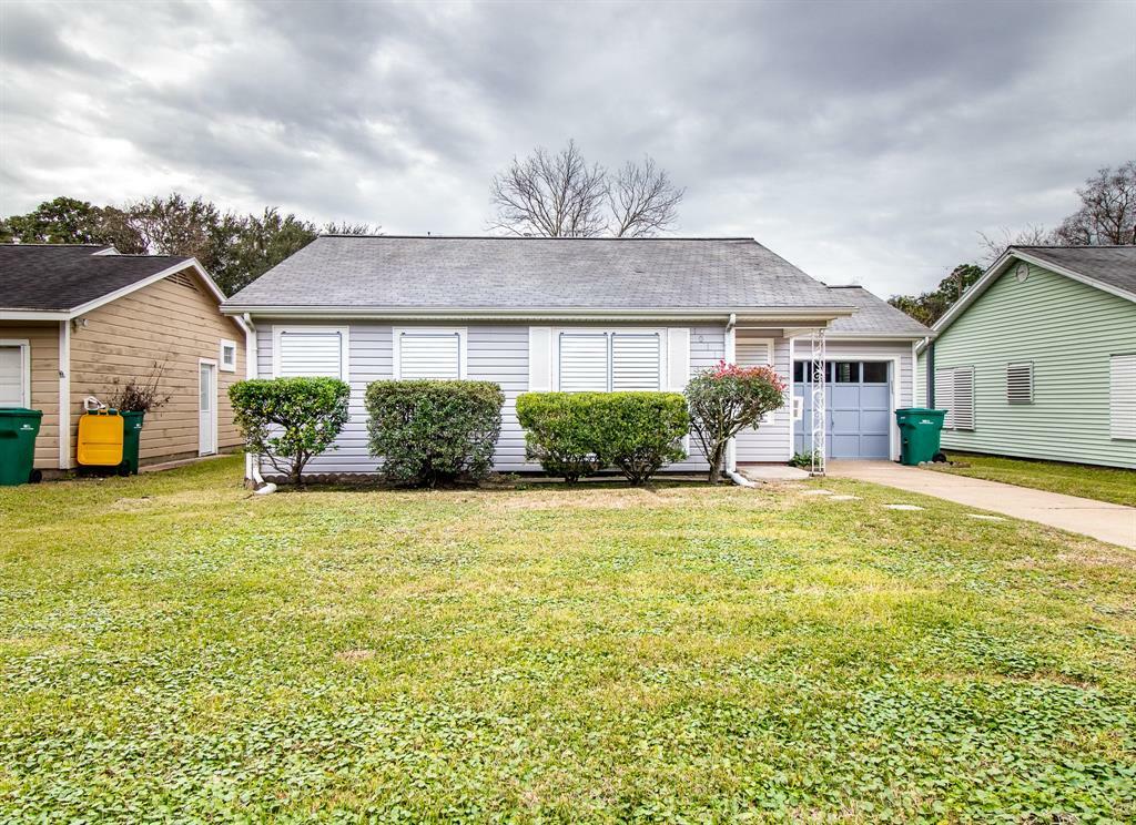 Property Photo:  1011 Plum Street  TX 77568 