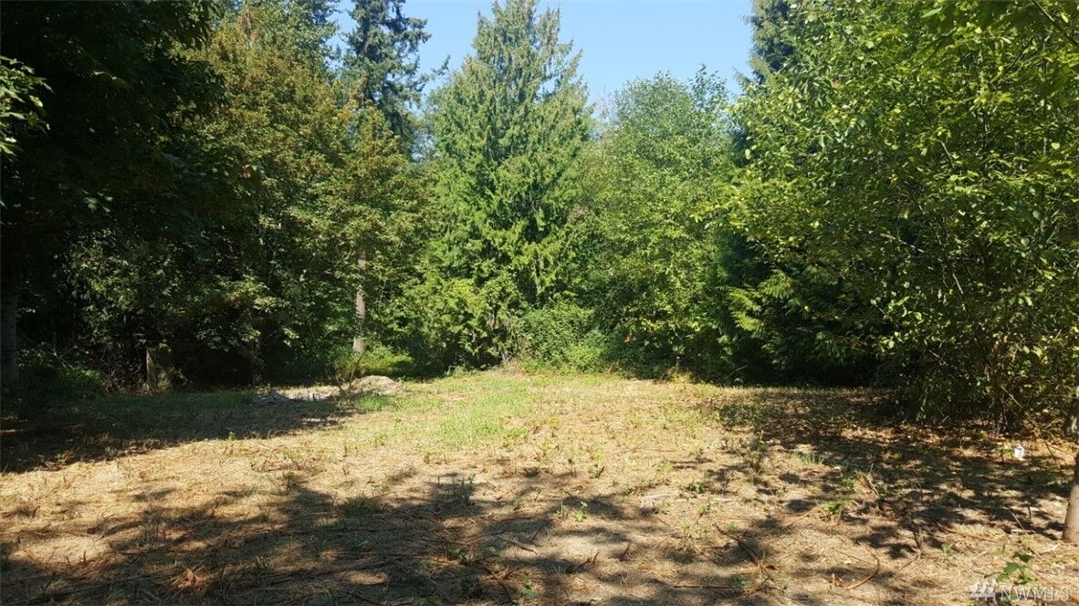 Property Photo:  1211 298th St E  WA 98580 