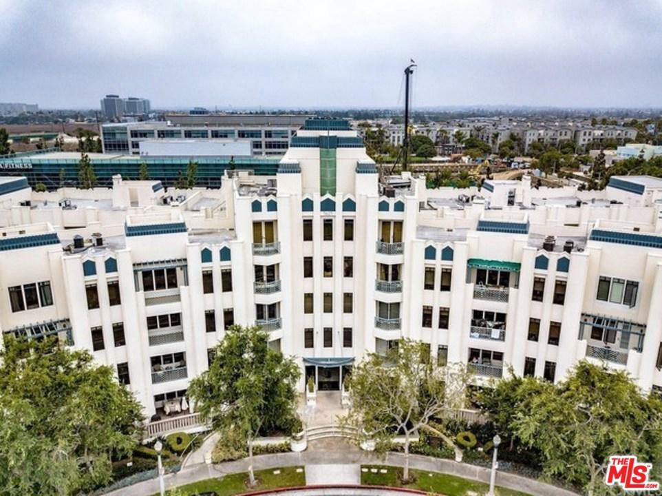 Property Photo: 5625 W Crescent Park 416 CA 90094
