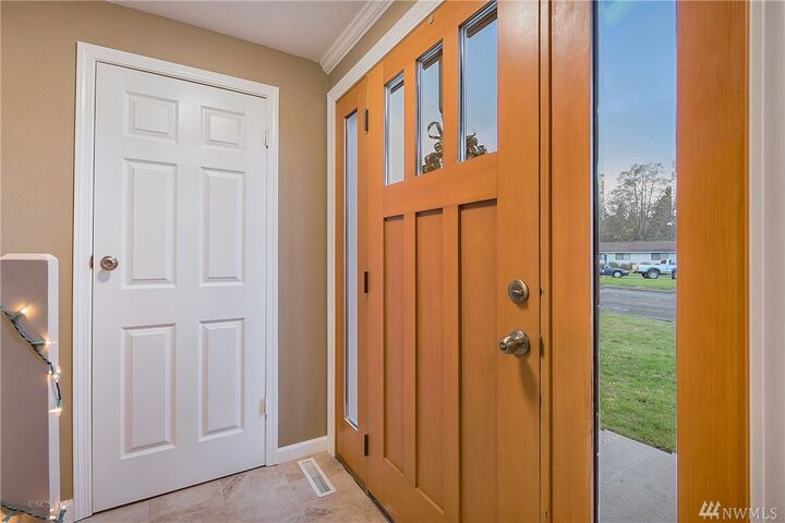 Property Photo:  6228 Cascade Dr  WA 98248 