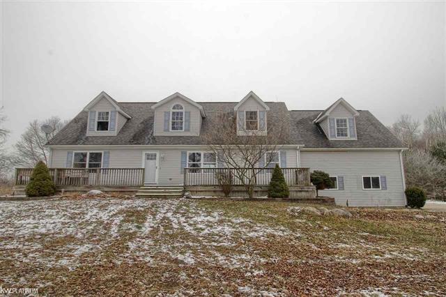 Property Photo: 386 Meadowview Dr MI 48412