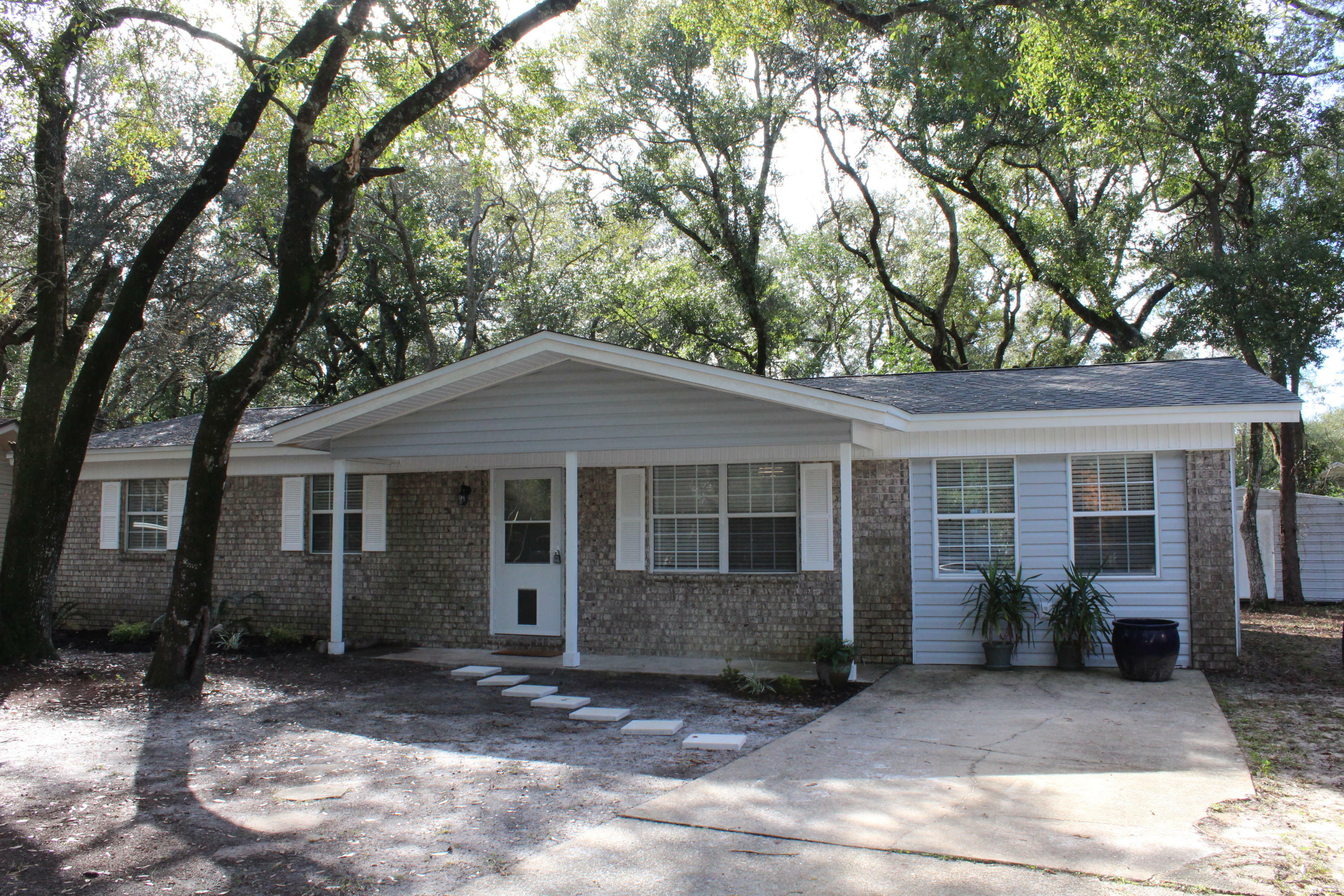 Property Photo:  15 Roundabend Road  FL 32579 