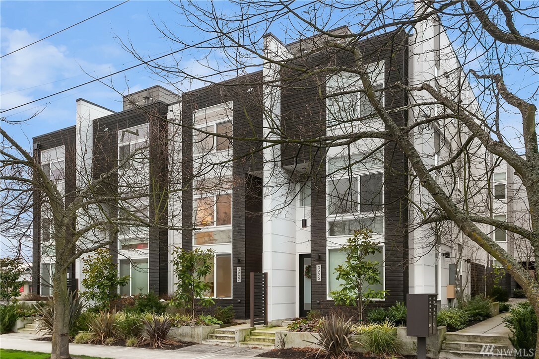 Property Photo:  3927 California Ave SW  WA 98116 