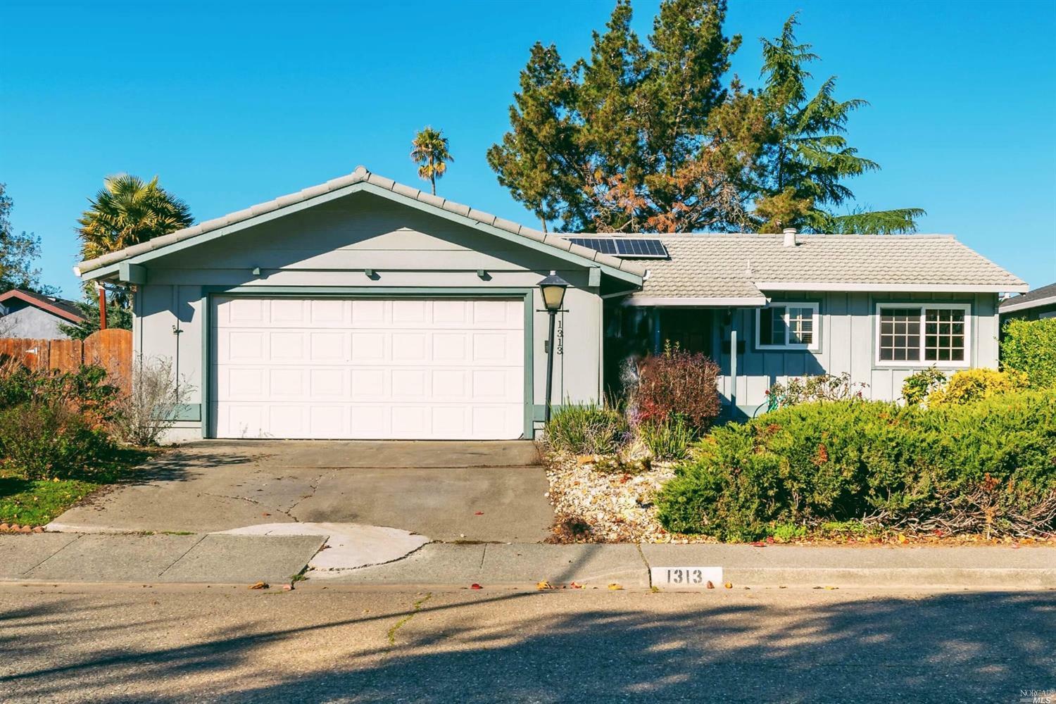 Property Photo:  1313 Evergreen Lane  CA 94954 