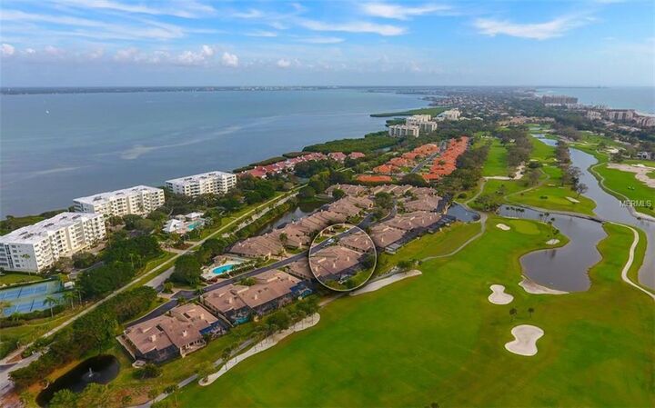 Property Photo:  2367 Harbour Oaks Drive  FL 34228 