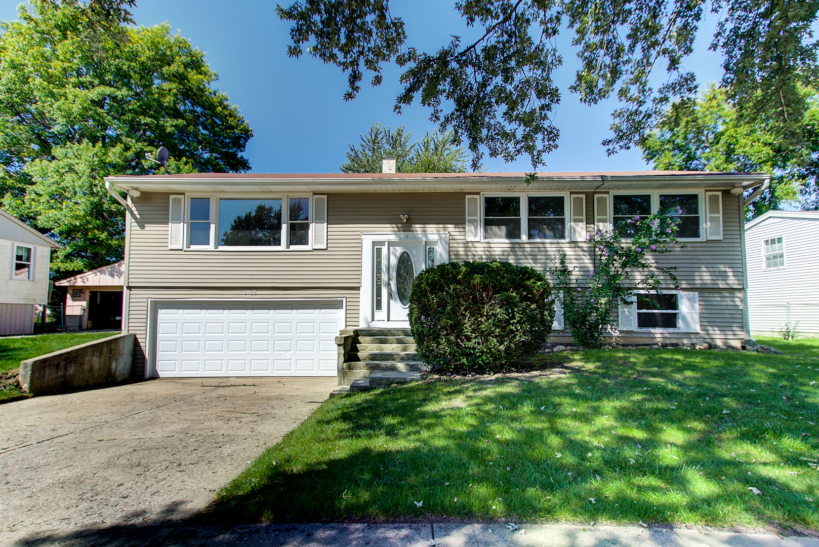 Property Photo: 6022 Hampton Drive IL 60110