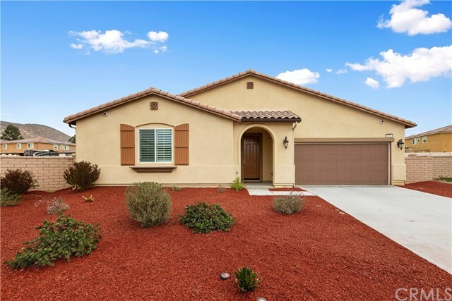 Property Photo:  874 Corisante Court  CA 92571 