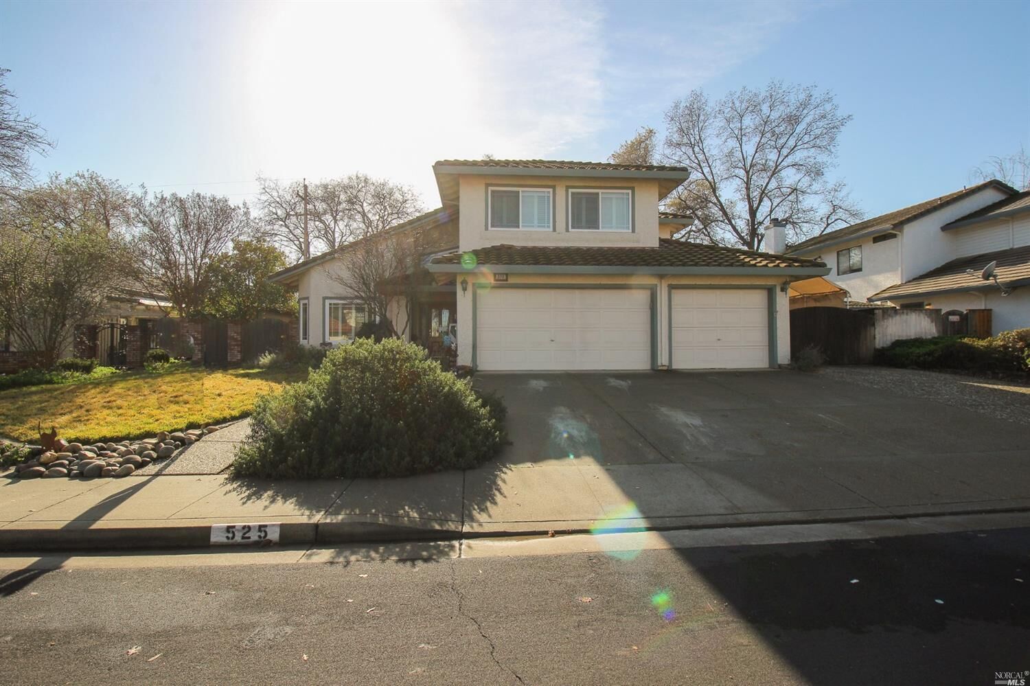 Property Photo:  525 Shady Glen Avenue  CA 95688