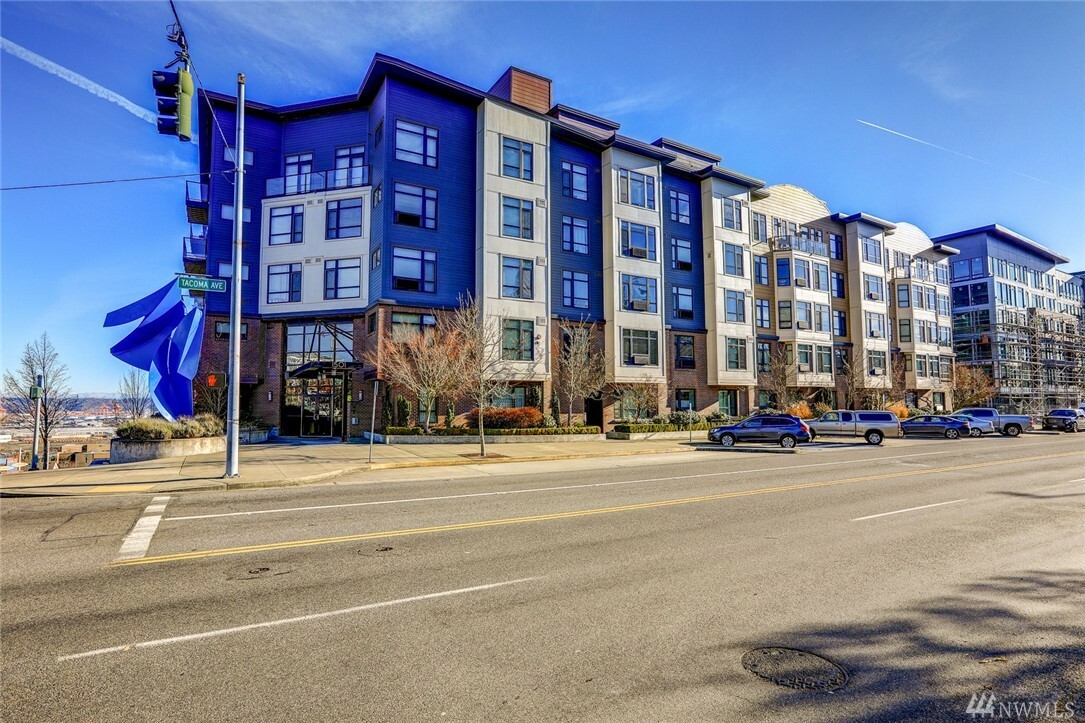 Property Photo:  1501 Tacoma Ave S 307  WA 98402 