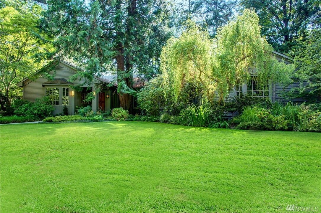 Property Photo:  12 Evergreen Lane  WA 98040 