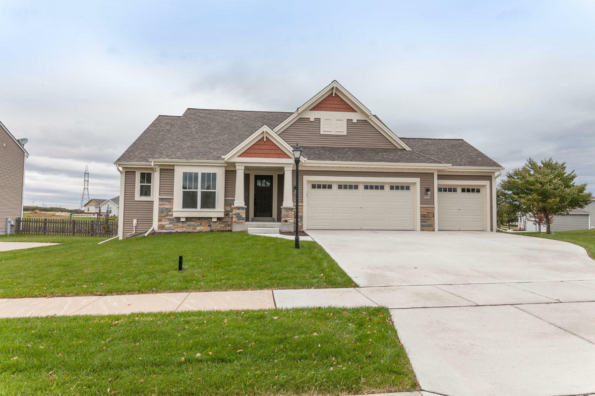 Property Photo: 1850 Windrush Dr WI 53024