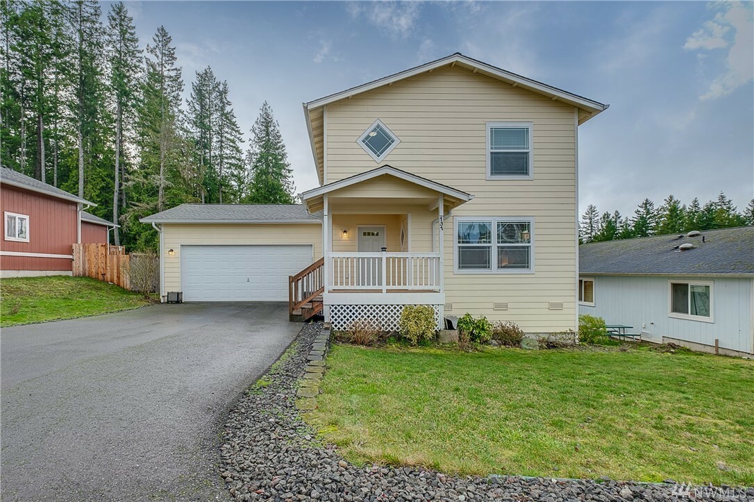 Property Photo:  131 NE Max William Lp  WA 98370 