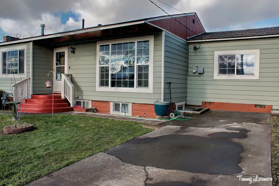 Property Photo:  1717 Walla Walla Avenue  WA 99362 