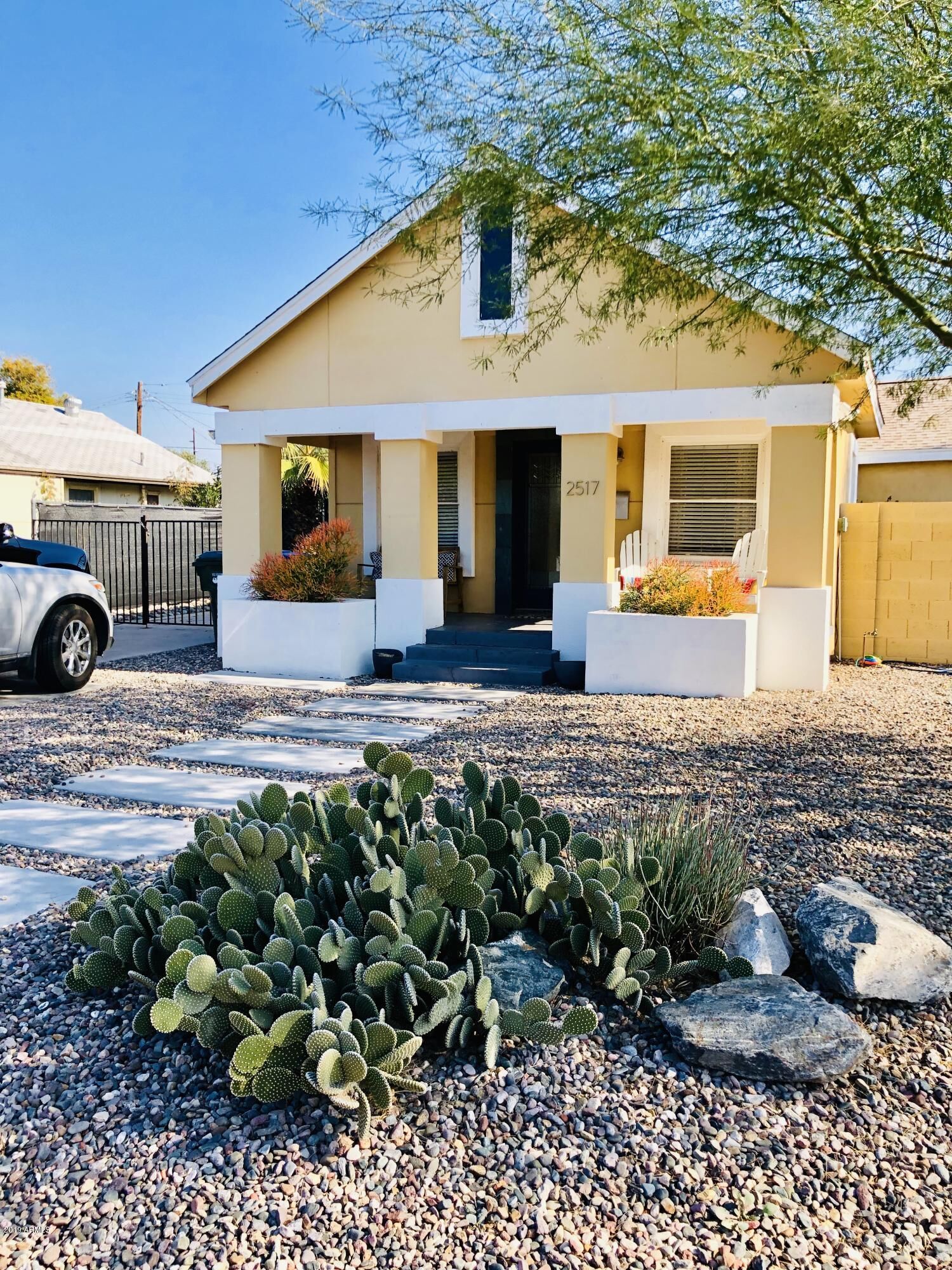 Property Photo:  2517 N Mitchell Street  AZ 85006 
