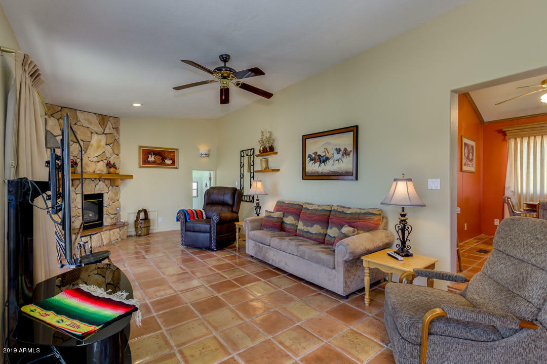 Property Photo: 224 S Kiowa Circle AZ 85119