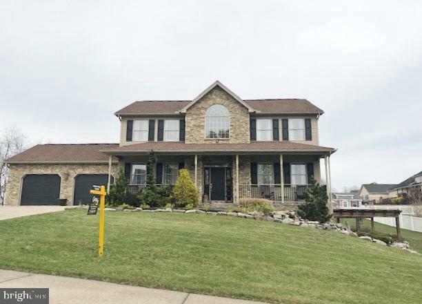 Property Photo: 32 Hillcrest Drive PA 17058